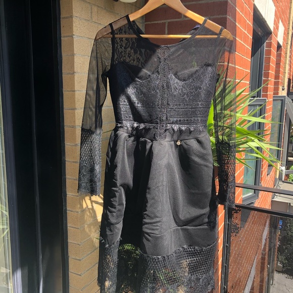 Robe noire RINASCIMENTO - Picture 2 of 3